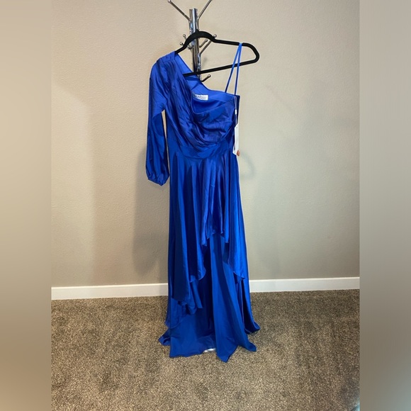 NWT SOLD OUT Cobalt blue sz 6 Mac Duggal gown - Picture 5 of 11